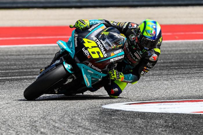 Pembalap Petronas Yamaha SRT, Valentino Rossi, saat mengaspal pada MotoGP Americas 2021 di Circuit of the Americas, Austin, Texas, Minggu (3/10/2021).