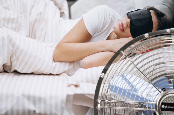 Tidur menggunakan kipas angin berbahaya untuk kesehatan
