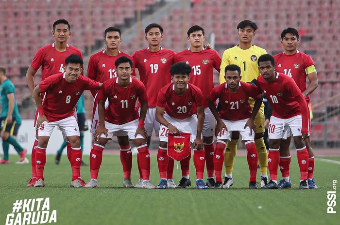 Skuad timnas U-23 Indonesia saat menghadapi Australia pada Kualifikasi Piala Asia U-23 2022.