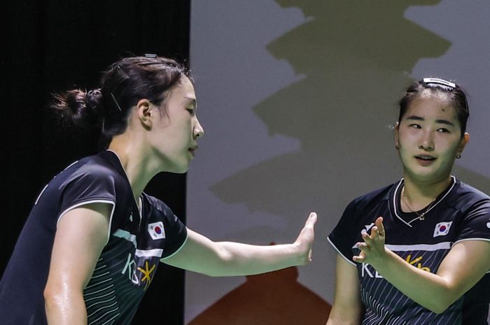 Ganda putri Korea Selatan, Jeong Na Eun/Kim Hye Jeong saat melawan wakil Thailand, Jongkolphan Kititharakul/Rawinda Prajongjai di Indonesia Masters 2021 (19/11).