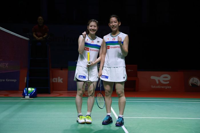Ganda putri Jepang, Nami Matsuyama (kanan) dan Chiharu Shida usai tampil pada semifinal Indonesia Open 2021, Sabtu (27/11/2021)