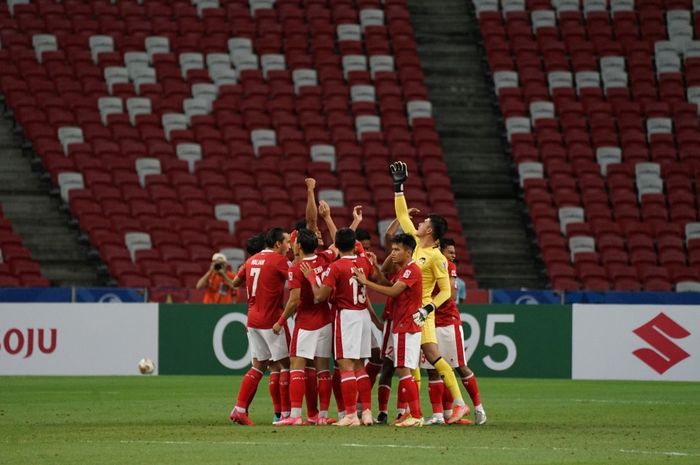 Para pemain timnas Indonesia membakar semangat jelang laga melawan Singapura pada leg kedua semifinal Piala AFF 2020.