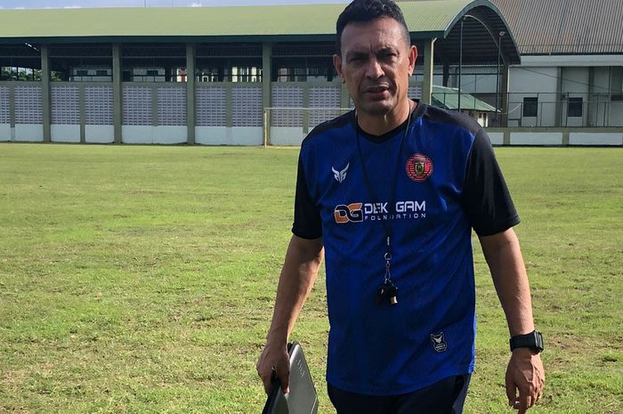 Sergio Alexandre, pelatih baru Persiraja Banda Aceh mulai memimpin latihan tim, Sabtu (8/1/2022)