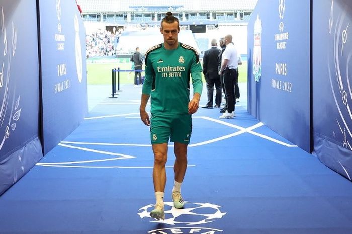 Mantan pemain Real Madrid dan kapten timnas Wales, Gareth Bale memutuskan pensiun yang lebih cepat dari rencana awalnya.