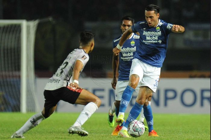 Pelatih Persib Bandung, Robert Rene Alberts mengomentari hasil imbang melawan Bali United di grup C Piala Presiden 2022, Minggu (12/6/2022).