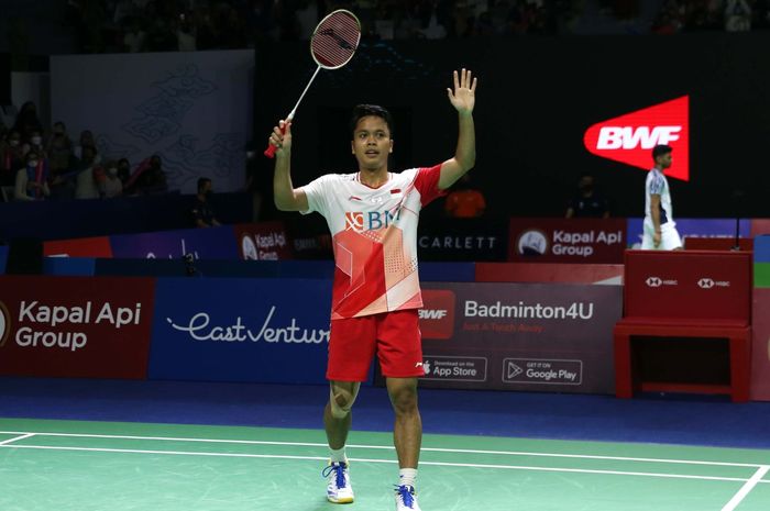 Tunggal putra Indonesia, Anthony Sinisuka Ginting saat tampil di babak kedua Indonesia Open 2022, di Istora Senayan Jakarta, Kamis (16/6/2022).