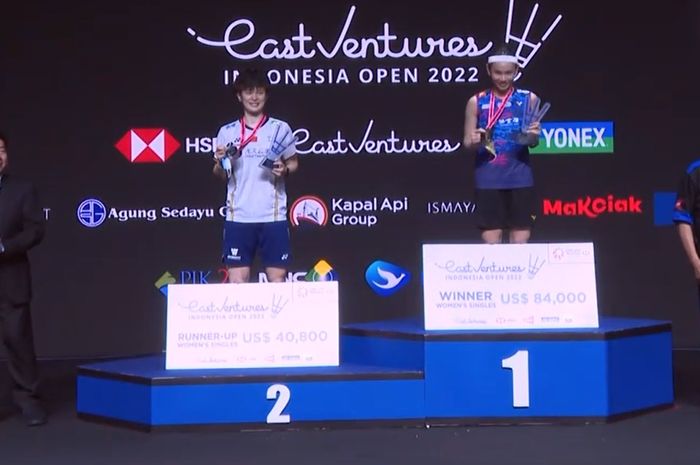 Tunggal putri peringkat dua dunia asal Taiwan, Tai Tzu Ying berhasil meraih juara Indonesia Open 2022 usai tumbangkan Wang Zhi Yi (China) di final yang digelar di Istora Senayan Jakarta, Minggu (19/6/2022)