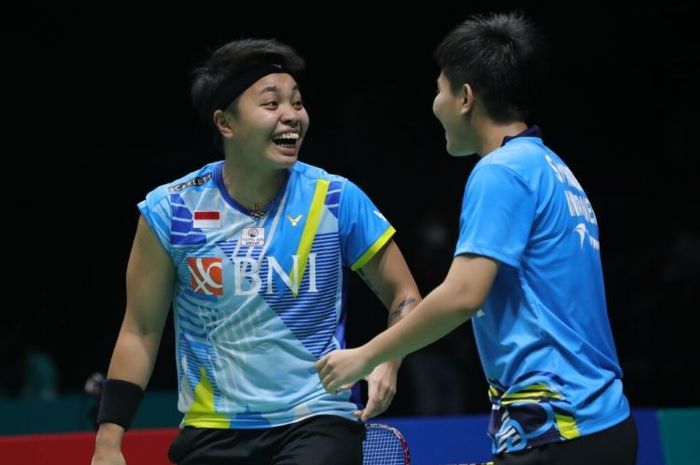 Pasangan ganda putri Apriyani Rahayu/Siti Fadia membuat kejutan di awal Singapore Open 2022, namun dua rekannya dibuat menderita unggulan juara asal China.