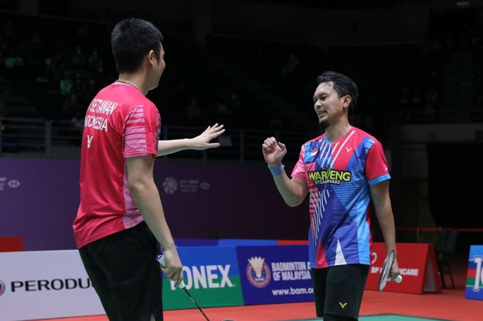 Ganda putra Indonesia, Mohammad Ahsan/Hendra Setiawan aka The Daddies saat berlaga di perempat final Malaysia Masters 2022, di Axiata Arena, Kuala Lumpur, Malaysia, Jumat (8/7/2022)