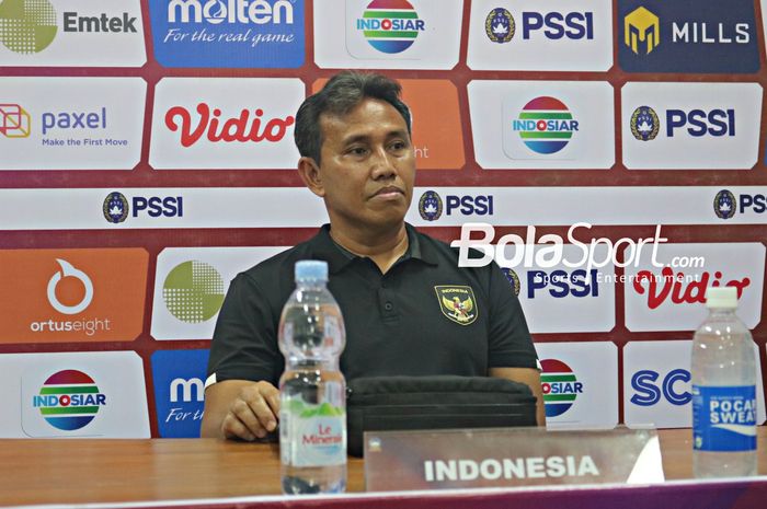 Pelatih timnas U-16 Indonesia, Bima Sakti di Stadion Maguwoharjo, Sleman, Yogyakarta, Kamis (11/8/2022) jelang laga final Piala AFF U-16 2022 melawan Vietnam.