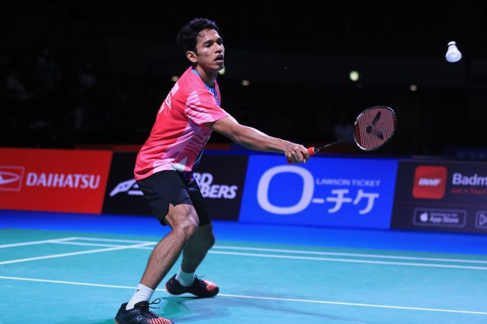 Pebulu tangkis tunggal putra Indonesia, Chico Aura Dwi Wardoyo menjadi viral karena mengalahkan Kento Momota di babak pertama Japan Open 2022.