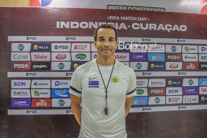 Pelatih timnas Curacao, Remko Bicentini, saat ditemui awak media di Stadion Pakansari, Bogor, Jawa Barat, 26 September 2022.