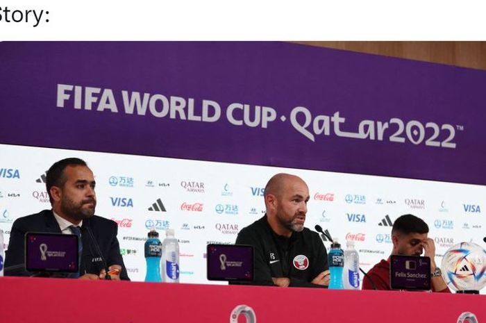 Pelatih timnas Qatar, Felix Sanchez, berbicara dalam konferensi pers.