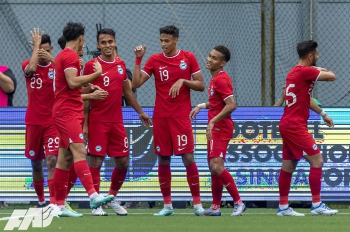Skuad timnas Singapura merayakan gol Ilhan Fandi ketika uji coba melawan Maladewa jelang Piala AFF 2022.