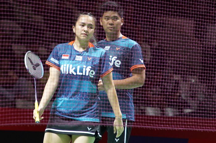 Pasangan ganda campuran Indonesia, Praveen Jordan/Melati Daeva Oktavianti pada pertandingan babak pertama Indonesia Masters 2023, di Istora Gelora Bung Karno, Senayan Jakarta Pusat pada hari Rabu (25/1/2023)