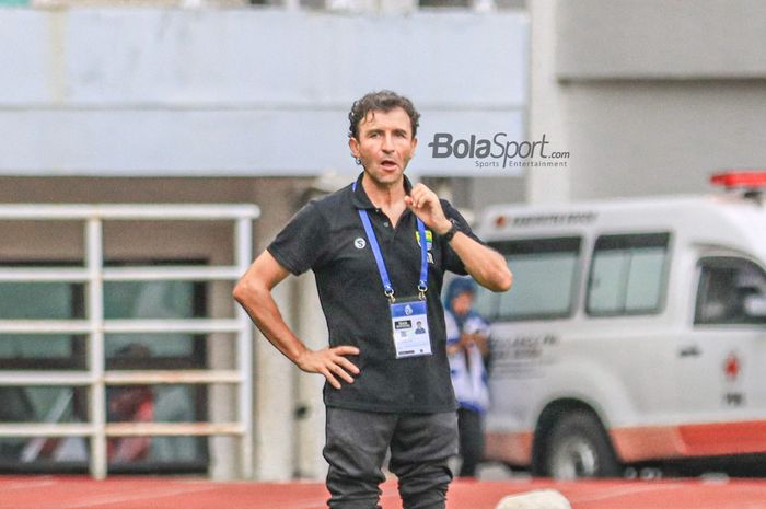 Pelatih Persib Bandung, Luis Milla diterpa kabar buruk kehilangan dua pemain intinya jelang big match melawan PSIS Semarang pada lanjutan Liga 1 2022-2023.