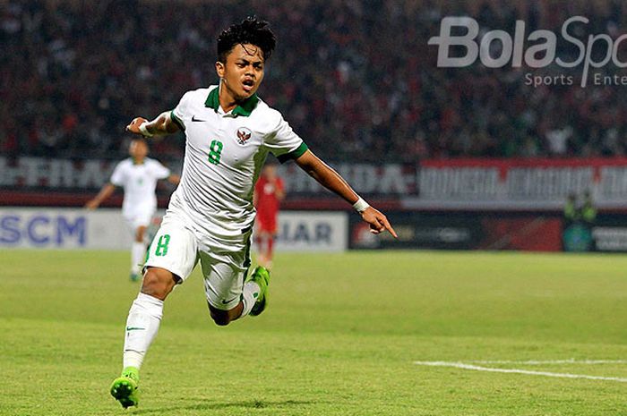 Gelandang timnas U-16 Indonesia, Andre Oktaviansyah, melakukan selebrasi seusai mencetak gol ke gawa