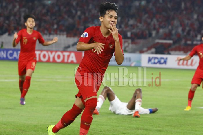 Gelandang Timnas U-19 Indonesia Witan Sulaeman selebrasi gol ke gawang Timnas U-19 Uni Emirat Arab d