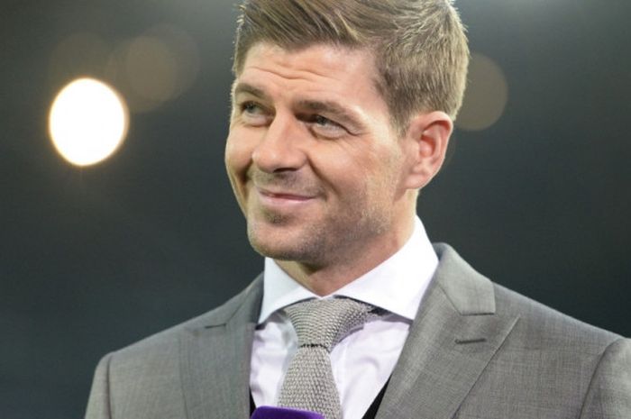     Steven Gerrard hadir sebagai duta sebuah stasiun televisi menjelang kick-off partai Liga Inggris