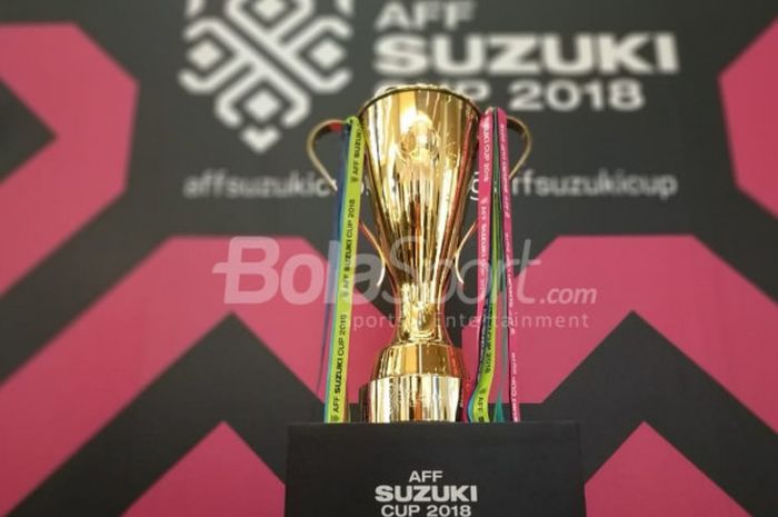 Trofi Piala AFF mampir di Kota Kasablanka, Jakarta Selatan, Minggu (4/11/2018).