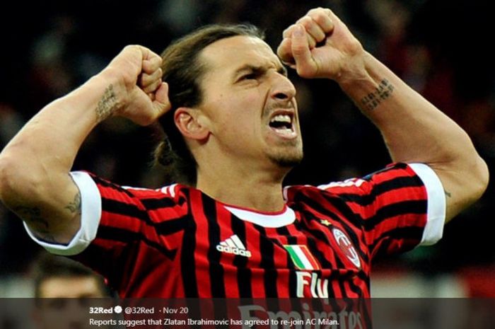 Zlatan Ibrahimovic merayakan gol saat membela AC Milan.