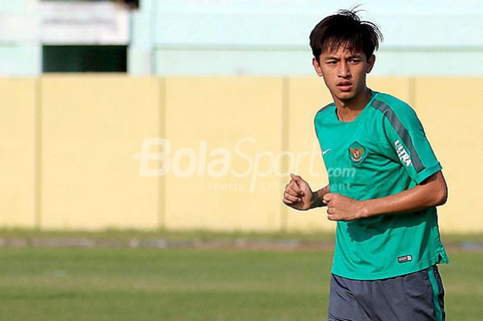 Striker timnas U-19 Indonesia, Hanis Saghara Putra saat mengikuti pemusatan latihan di Stadion Jengg