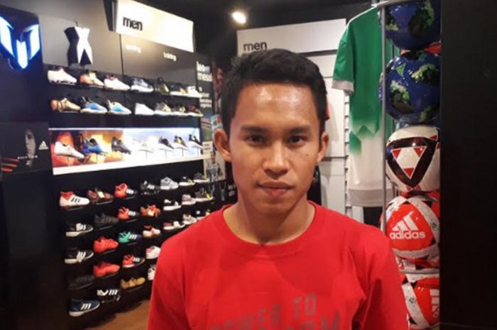 Pemain futsal timnas Indonesia, Muhammad Iqbal, saat diwawancarai BolaSport.com