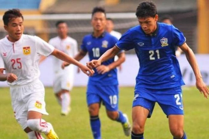 Penampilan striker Thailand U-19, Supachai Jaided, saat membantu timnya mengalahkan Laos U-19 2-1 pa