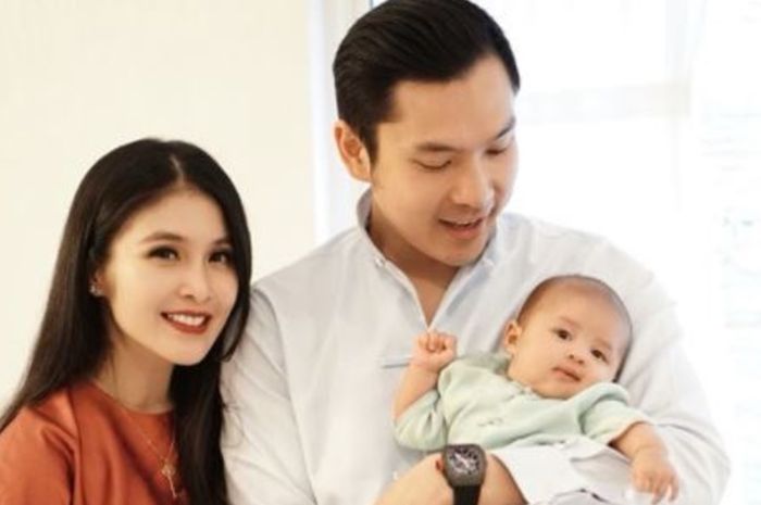 Jarang Disorot Media, Inilah Sosok Ibunda dan Saudara