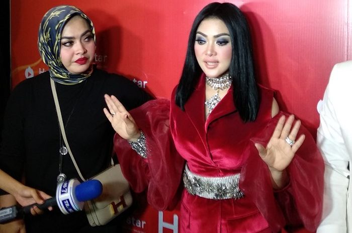 Syahrini dan Aisyahrani