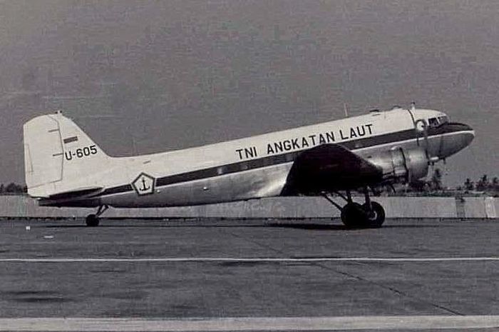 C-47 Dakota milik TNI AL