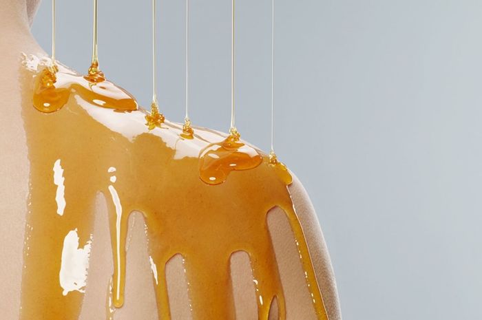 Hasil gambar untuk manfaat madu untuk kecantikan