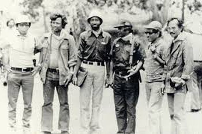 Personel The Blue Jeans Soldiers ketika menyamar
