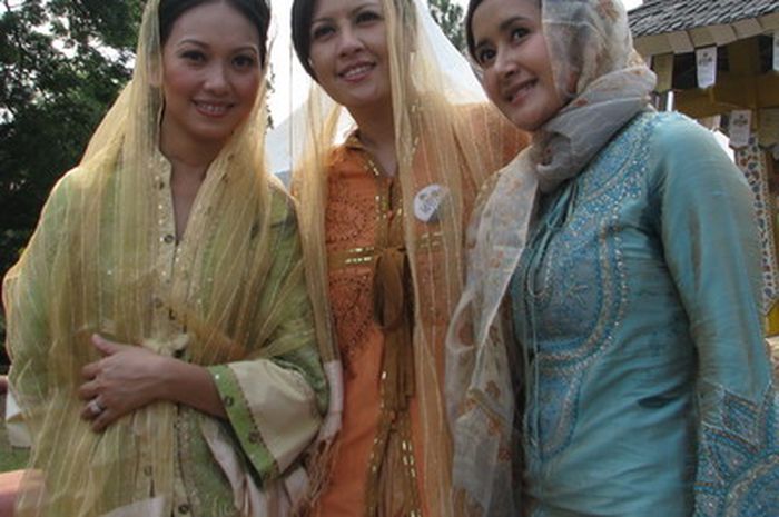 Membahas Profil Personel Ab Three Terbaru