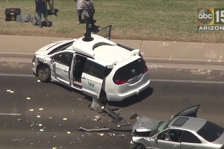 Mobil Tanpa Sopir Google, Waymo Alami Kecelakaan Parah di AS
