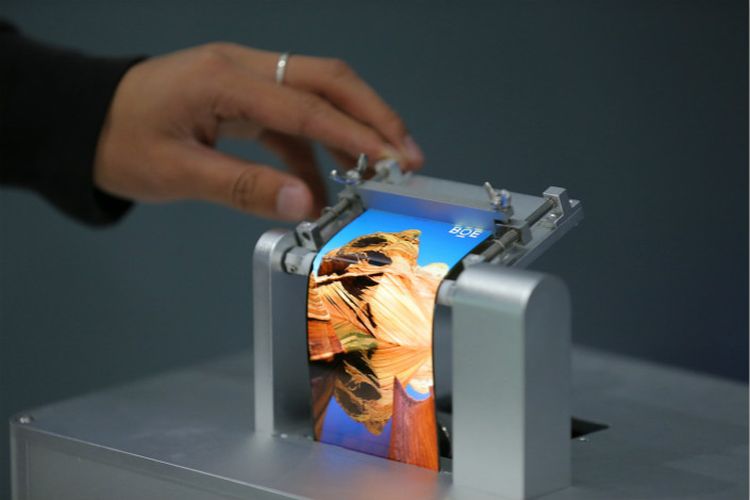 Inilah Bocoran 4 Nama Resmi Ponsel Pintar Layar Lipat Huawei