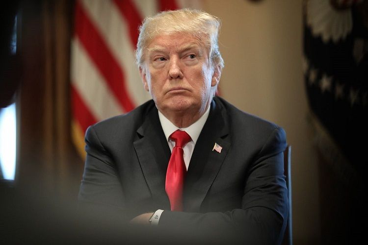 Trump Teken UU Pemerintah AS Larangan Pakai Teknologi Huawei dan ZTE