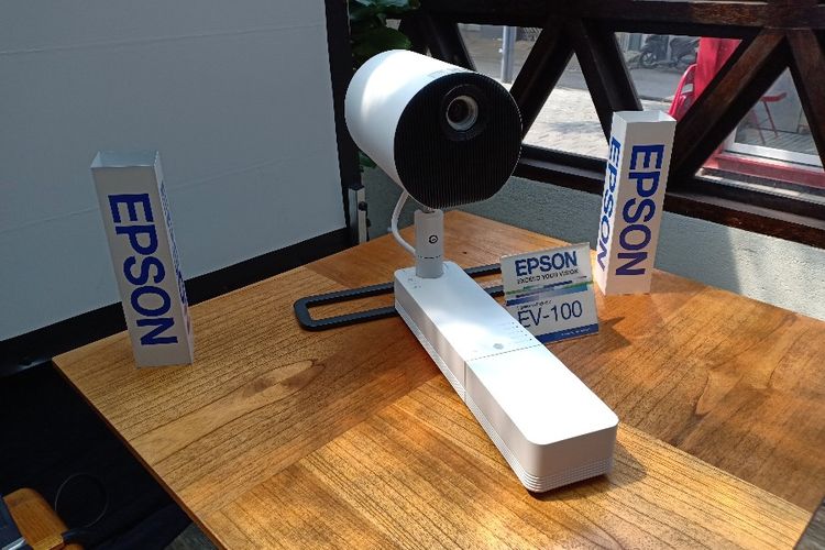 Epson Luncurkan Dua Proyektor LightScene Bidik Industri Retail