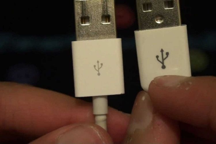 Inilah Resiko Pakai Charger iPhone Palsu, Bisa Kesetrum Listrik