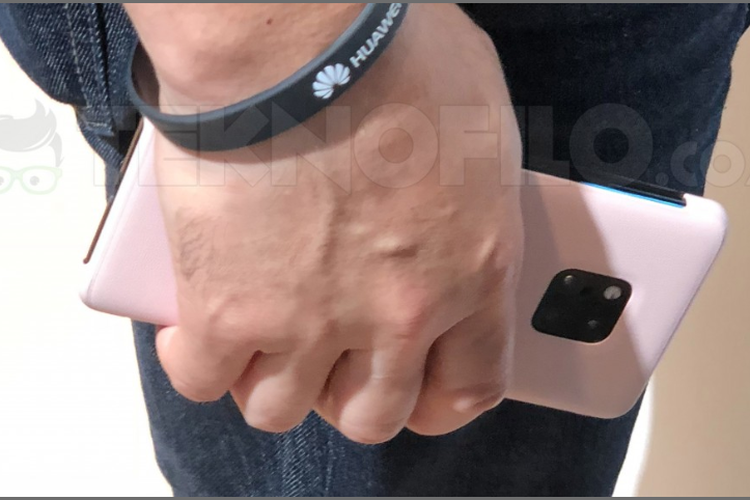 Inilah Bocoran Tampang Huawei Mate 20 yang Tertangkap Kamera