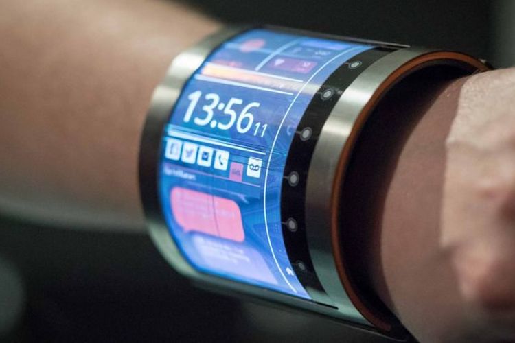 Keren! Ponsel ini Dapat Menempel di Pergelangan Tangan Tanpa Digenggam
