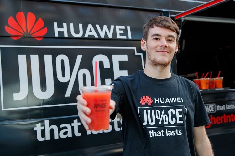 Huawei Berikan Jus Buah Tanpa Apple Secara Gratis di Apple Store