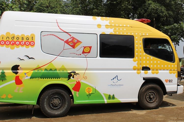 Indosat Berikan Telepon Gratis dan Mobil Klinik di Daerah Gempa Palu