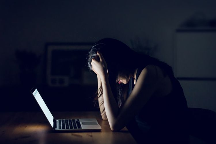 Suka Duka Moderator Konten Medsos, Siap Nonton Film Porno Hingga 8 Jam