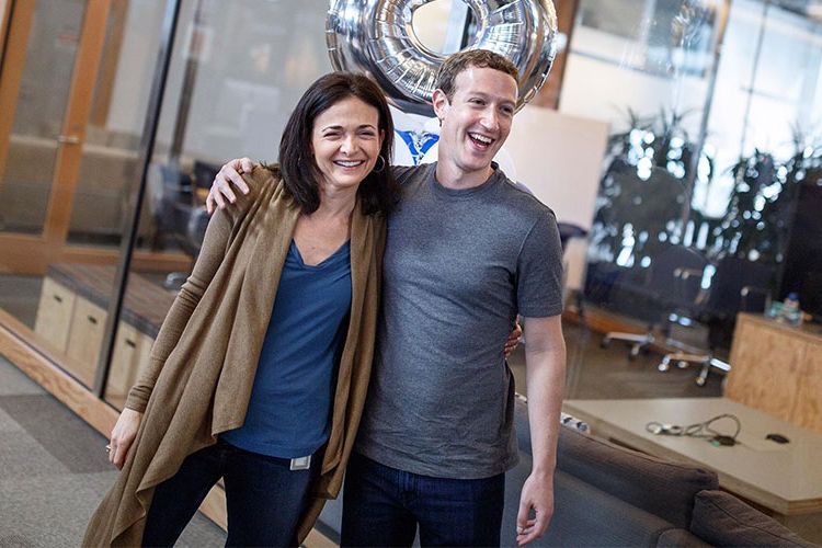 Bos Facebook Mark Zuckerberg Tolak Mundur dan Pecat Sheryl Sandberg
