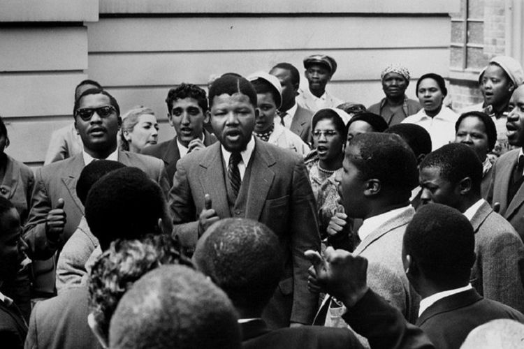 Peristiwa Bersejarah Hari Ini Nelson Mandela Sang Pahlawan Anti Apartheid Dibebaskan Dari Penjara Tepat Pada 11 Februari
