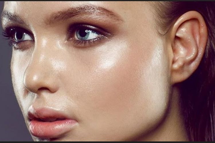 Punya Jenis Kulit Berminyak Bikin Makeup Nggak Tahan Lama Ini 4 Tips Yang Harus Kamu Coba Punya Jenis Kulit Berminyak Bikin Makeup Nggak Tahan Lama Ini 4 Tips Yang Harus Kamu Coba