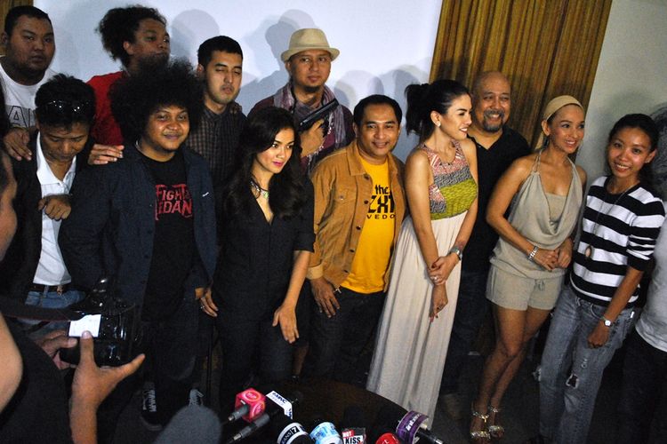 8 Bintang Stand Up Comedy Beradu Akting Dalam Comic 8 Hai