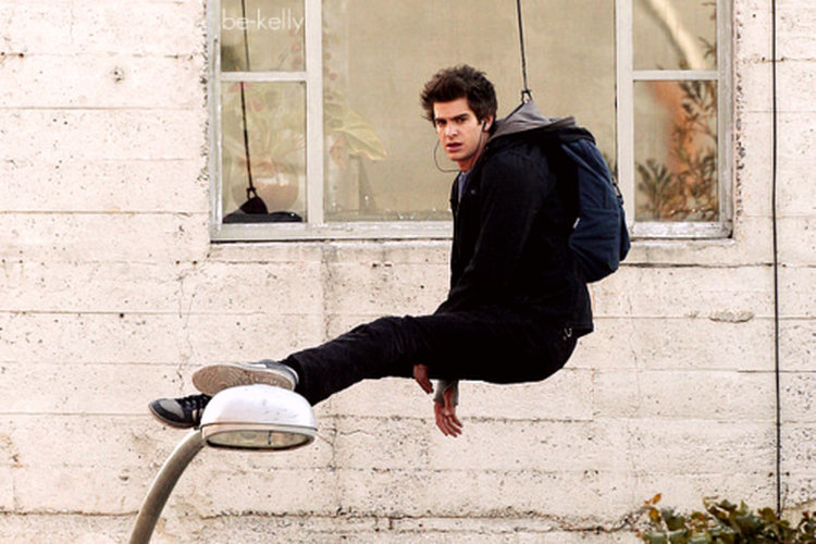 Aksi Andrew Garfield Dalam Syuting The Amazing Spider-Man