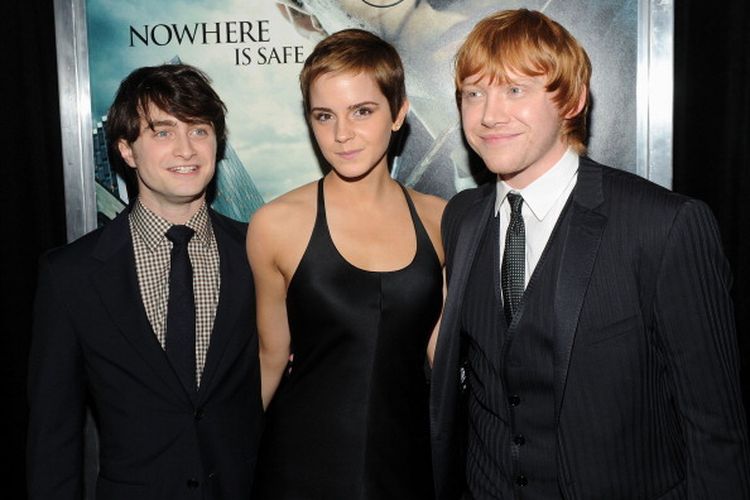 Emma Watson Bicara Soal Topless Kiss di Deathly Hallows